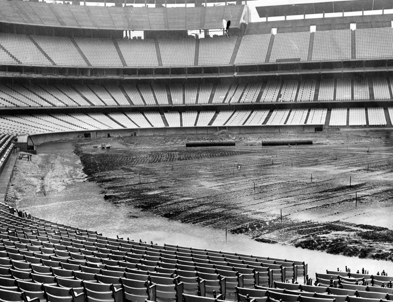 Illustration for article titled How 19 Giant Earthmovers Carved Dodger Stadium Out of a Mountain